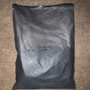 Black essentials shirt medium. Run's Bigg!!